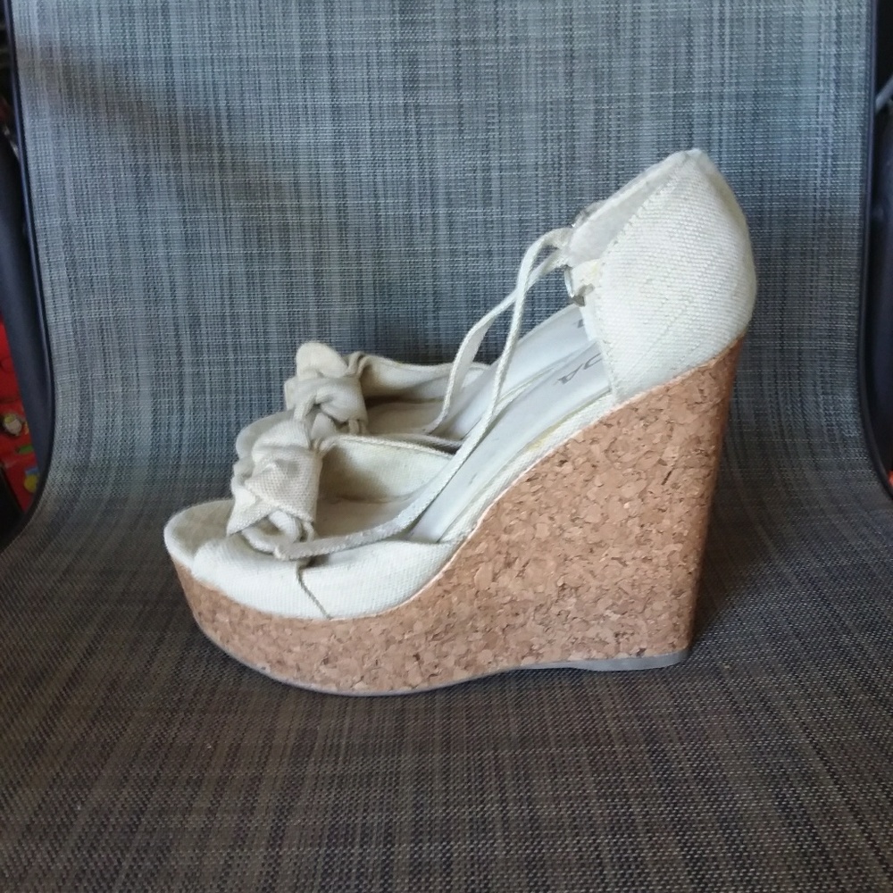 Summer platforms - Picture 2 of 4
